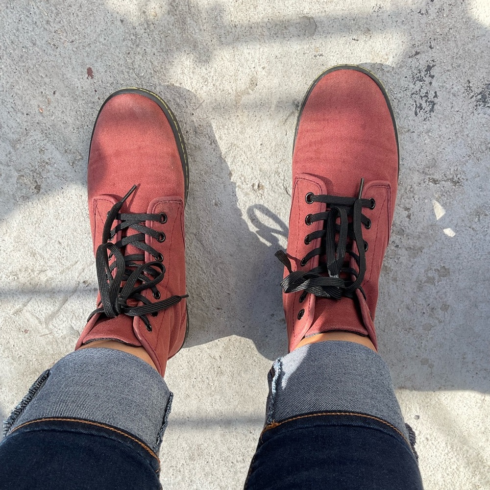 Dr. Martens Women Shore-ditch Alfie Cherry Canvas Boots